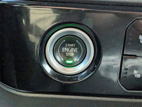 Used 2022 GMC Sierra 1500 SLE image 29