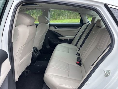 Used 2022 Honda Accord Touring image 4