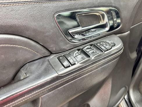 Used 2013 Cadillac Escalade ESV Platinum AWD/4WD image 18