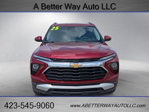 Used 2025 Chevrolet TrailBlazer LT AWD/4WD image 4