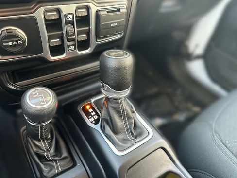 Used 2021 Jeep Wrangler Unlimited Sahara image 19