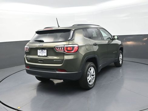 Used 2018 Jeep Compass Sport AWD/4WD image 10