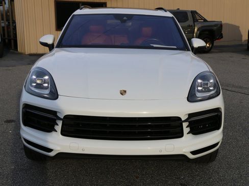Used 2020 Porsche Cayenne w/ Premium Package image 11