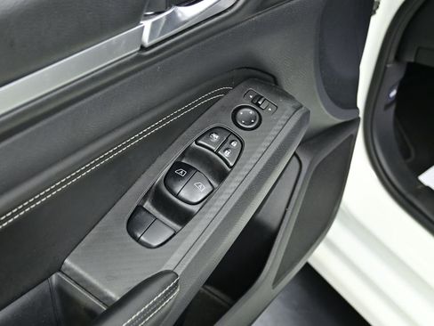 Used 2019 Nissan Altima 2.5 SV image 15