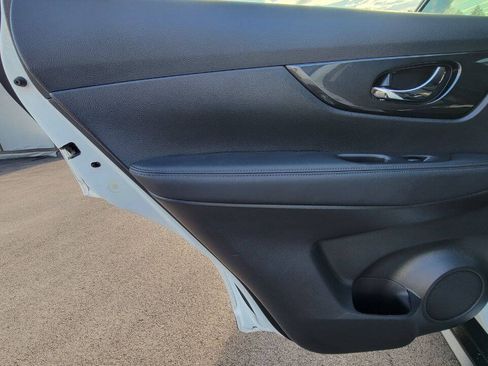 Used 2018 Nissan Rogue SV w/ Premium Package AWD/4WD image 25