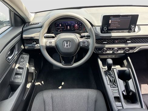 Certified 2023 Honda Accord EX image 26