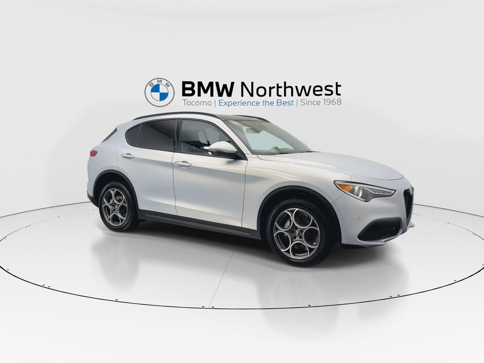 Used 2023 Alfa Romeo Stelvio Sprint AWD/4WD image 5