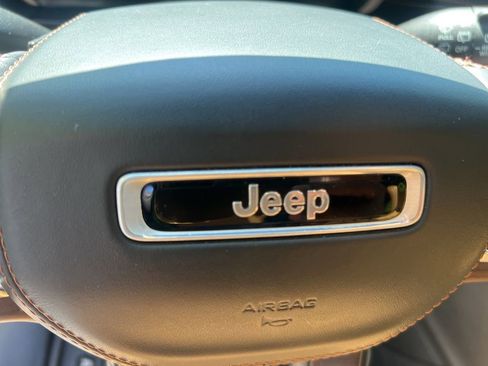 Used 2023 Jeep Grand Cherokee L Summit w/ Advanced Protech Group IV AWD/4WD image 25