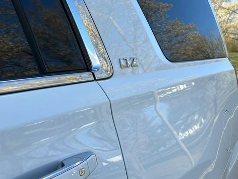 Used 2016 Chevrolet Tahoe LTZ AWD/4WD image 9