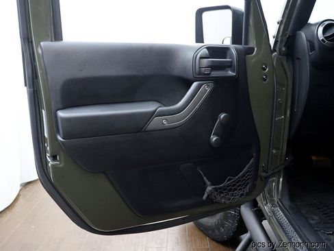 Used 2016 Jeep Wrangler Unlimited Sport w/ Connectivity Group AWD/4WD image 22