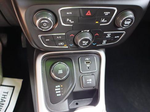 Used 2020 Jeep Compass Sport AWD/4WD image 24