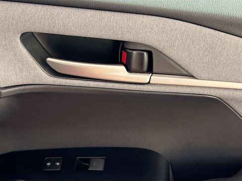 Used 2025 Toyota Camry LE image 32