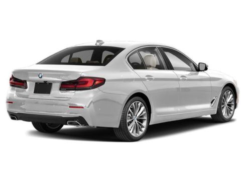 Used 2022 BMW 530e xDrive w/ Premium Package image 2