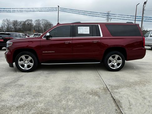 Used 2020 Chevrolet Suburban Premier image 2