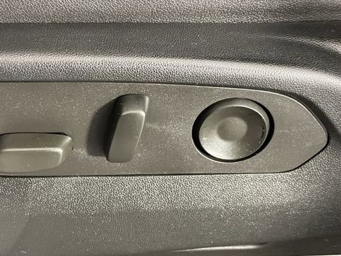 Used 2023 GMC Yukon AT4 image 28