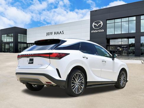 Used 2025 Lexus RX 350 AWD w/ Convenience Package image 3