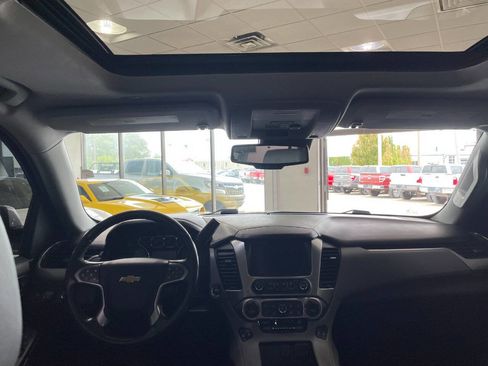 Used 2020 Chevrolet Suburban LT image 25