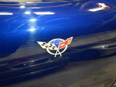 Used 2004 Chevrolet Corvette Coupe w/ Preferred Equipment Group RWD image 6