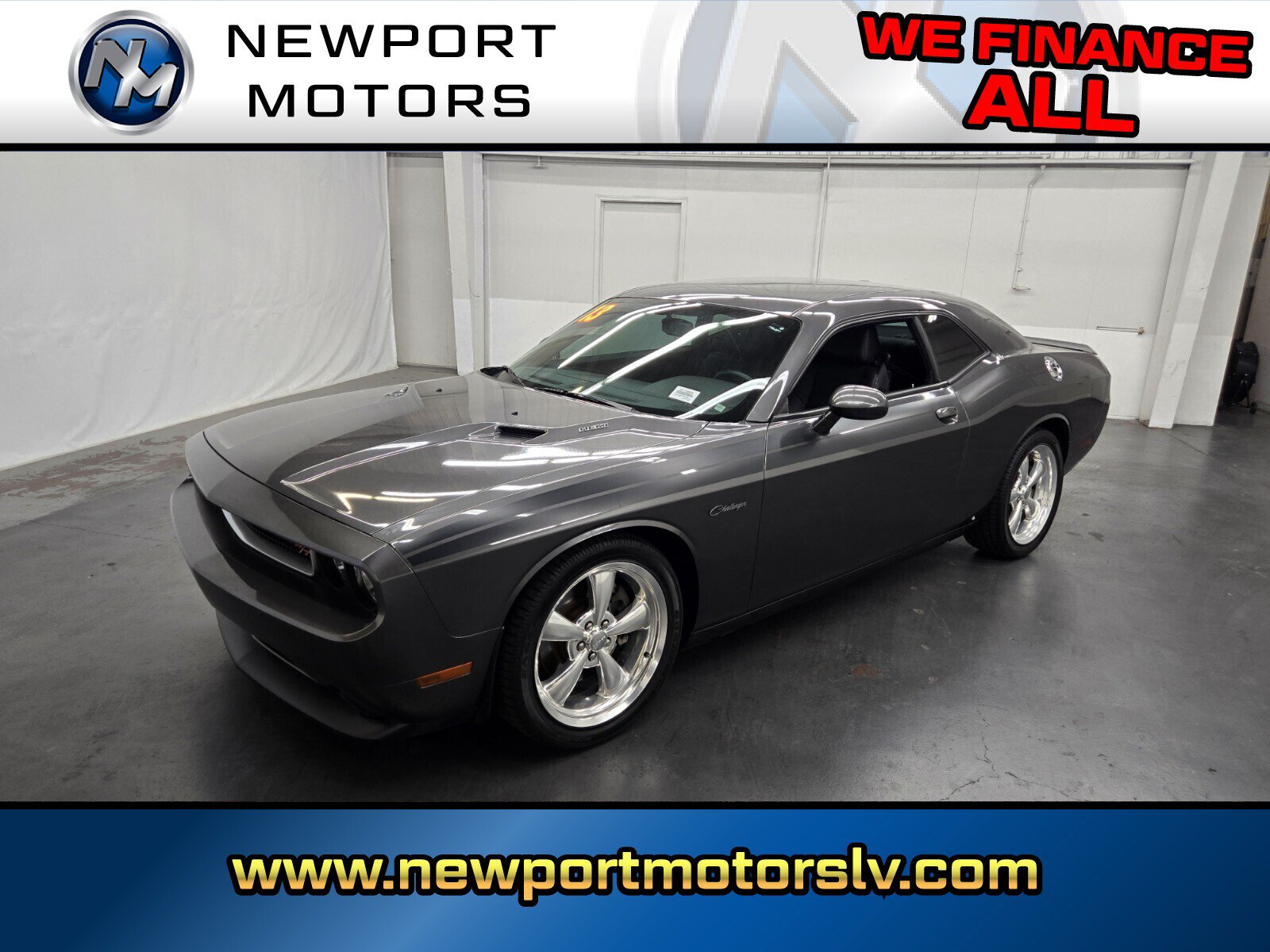 Used 2013 Dodge Challenger R/T RWD image 1