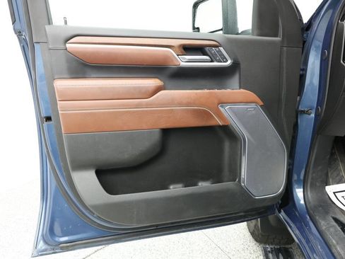 Used 2025 GMC Sierra 3500 Denali Ultimate AWD/4WD image 7