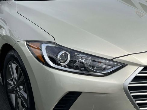 Used 2017 Hyundai Elantra SE FWD image 10