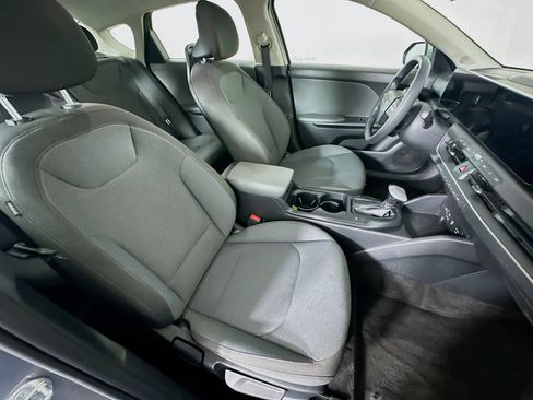 Used 2025 Kia K4 LXS image 31