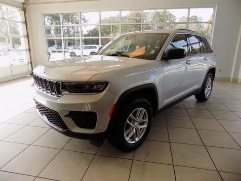 New 2025 Jeep Grand Cherokee Laredo X w/ Luxury Tech Group I RWD image 3