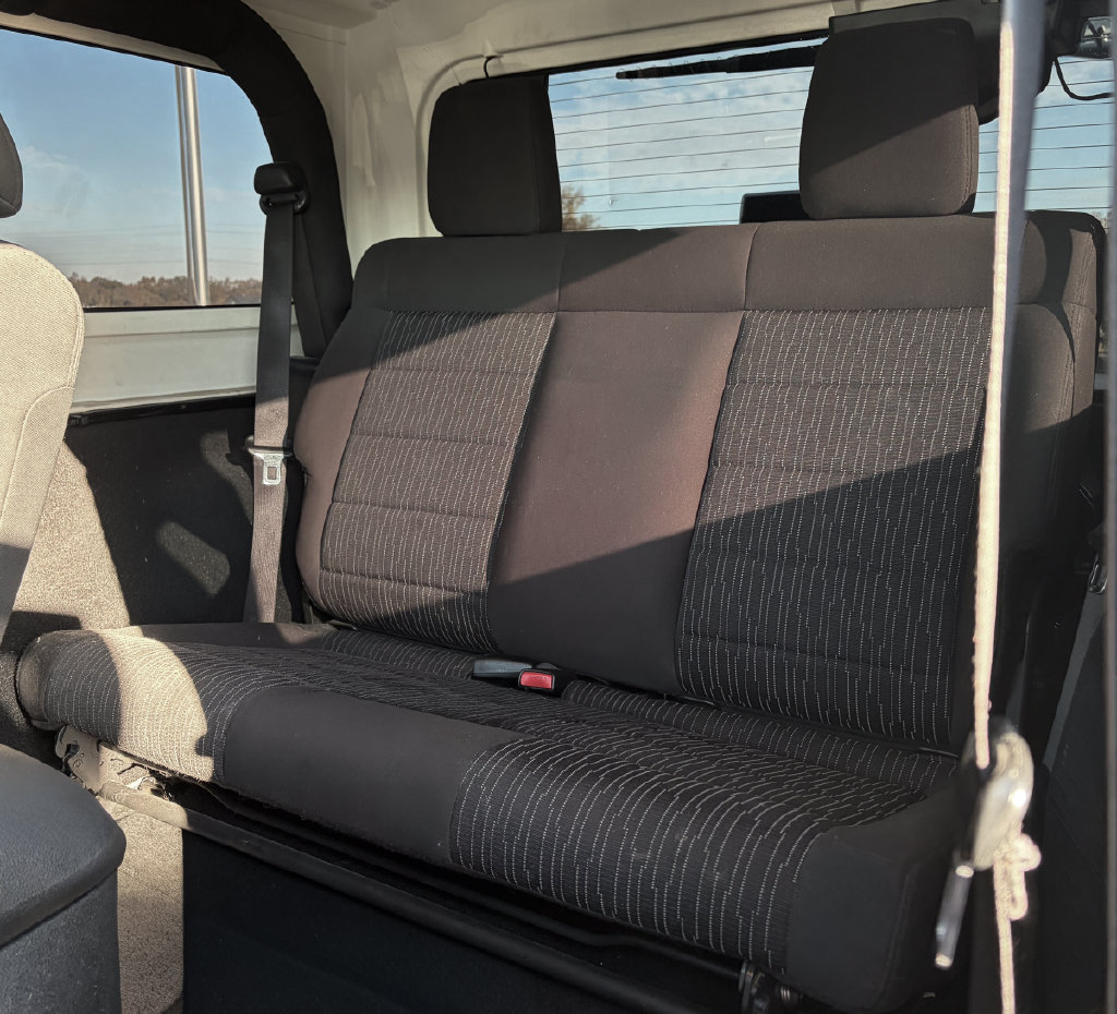 Used 2012 Jeep Wrangler Sport AWD/4WD image 17