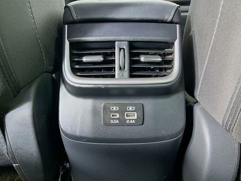Used 2024 Subaru Outback Premium AWD/4WD image 33
