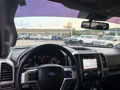 Used 2018 Ford F150 Lariat w/ Equipment Group 502A Luxury AWD/4WD image 10