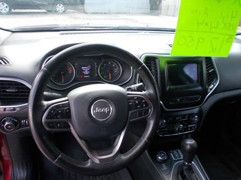 Used 2020 Jeep Cherokee Latitude Plus AWD/4WD image 7