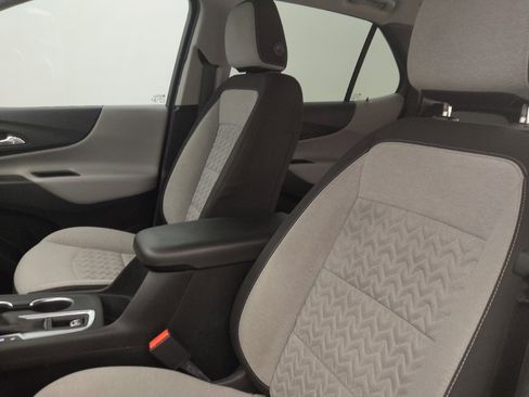 Used 2022 Chevrolet Equinox LS AWD/4WD image 17