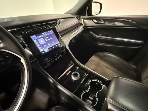 Used 2023 Jeep Grand Cherokee L Laredo image 82