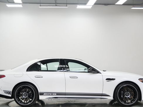 Used 2025 Mercedes-Benz E 53 AMG e 4MATIC Sedan image 52