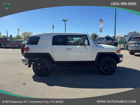 Used 2013 Toyota FJ Cruiser 4WD image 4