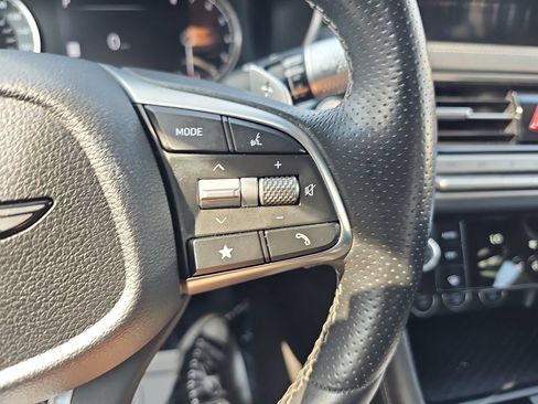 Used 2025 Genesis G70 2.5T AWD/4WD image 18