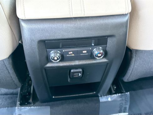 Used 2023 Chevrolet Traverse LS image 19