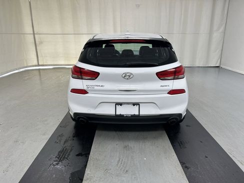 Used 2018 Hyundai Elantra GT Sport FWD image 20
