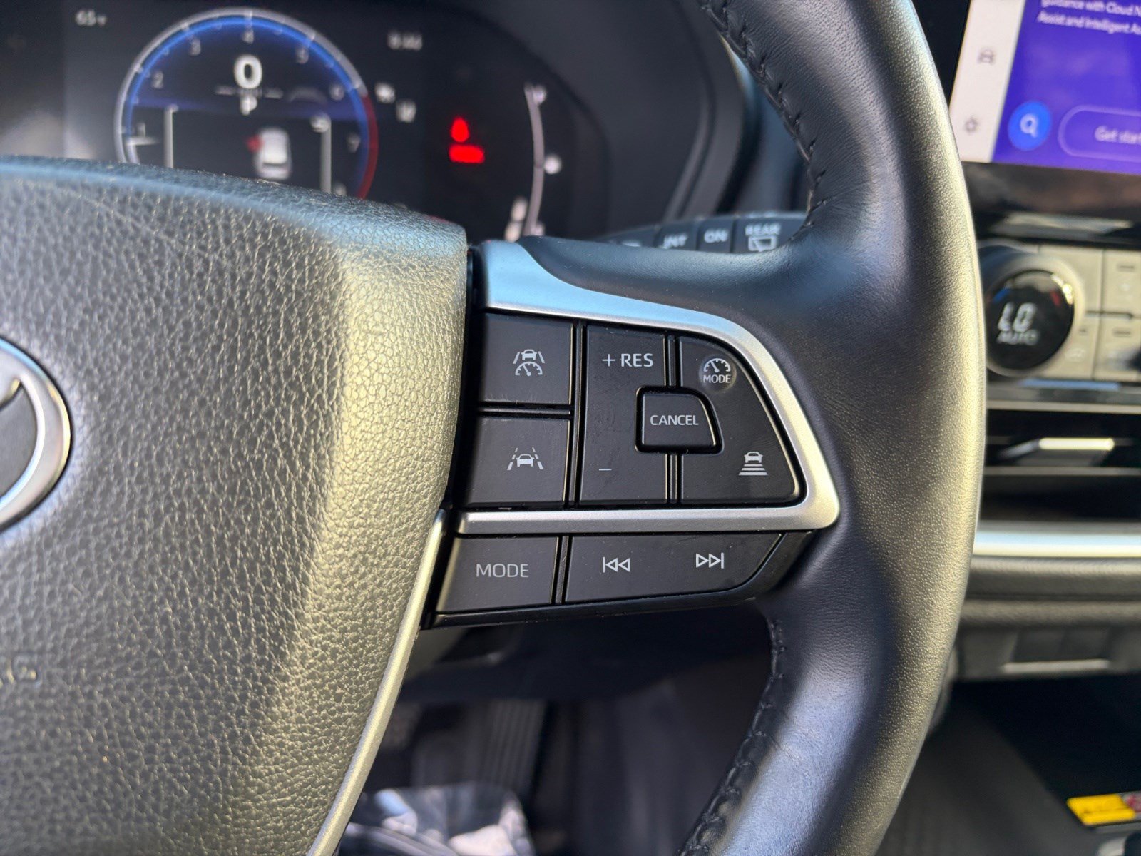Used 2025 Toyota Grand Highlander AWD image 15