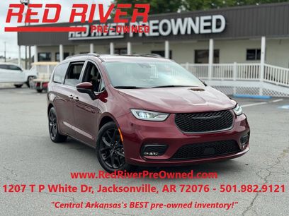Used 2023 Chrysler Pacifica Touring-L w/ S Appearance Package