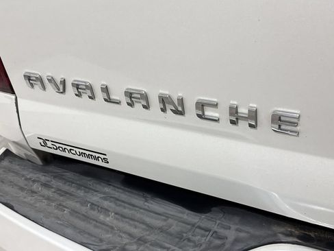 Used 2013 Chevrolet Avalanche LTZ AWD/4WD image 27