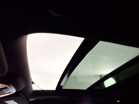 Used 2019 Jeep Grand Cherokee Overland image 15