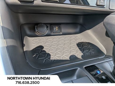 Used 2025 Toyota RAV4 XLE AWD/4WD image 16