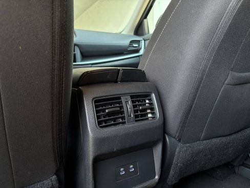 Used 2025 Nissan Rogue SV FWD image 24