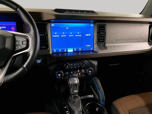 Used 2021 Ford Bronco Outer Banks w/ Sasquatch Package AWD/4WD image 6
