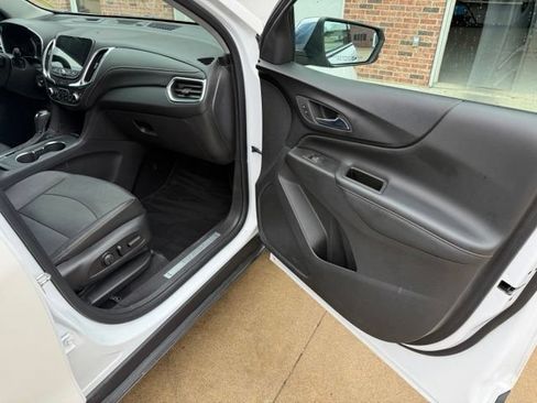 Used 2020 Chevrolet Equinox Premier AWD/4WD image 22