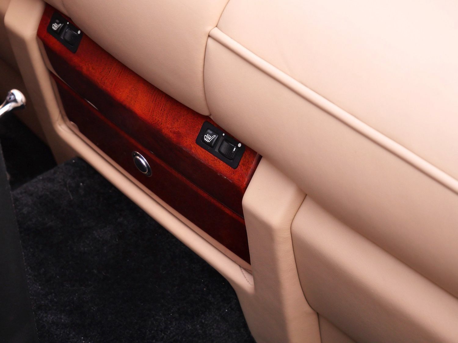 Certified 2013 Rolls-Royce Phantom Drophead Coupe RWD image 29