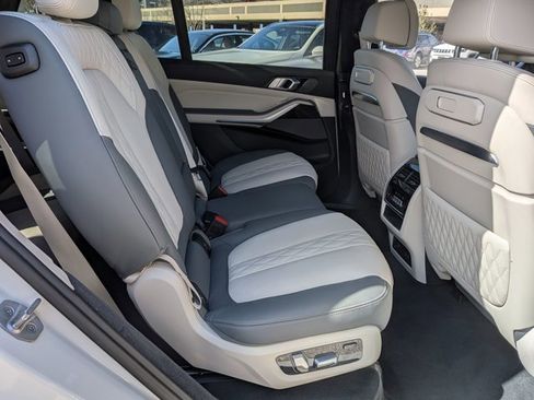 Certified 2024 BMW X7 xDrive40i w/ Premium Package image 24