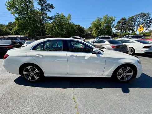 Used 2017 Mercedes-Benz E 300 4MATIC image 8