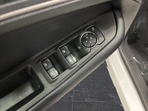 Used 2024 Ford Edge SEL image 26